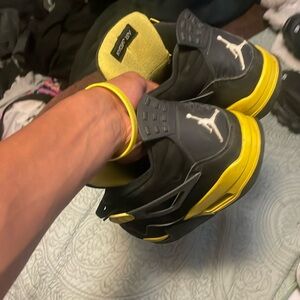jordan 4s thunder